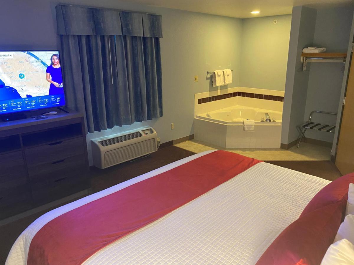 Hotel & Rv Park
