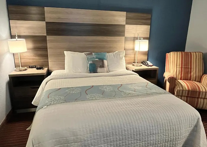Garnett Hotel & Rv Park