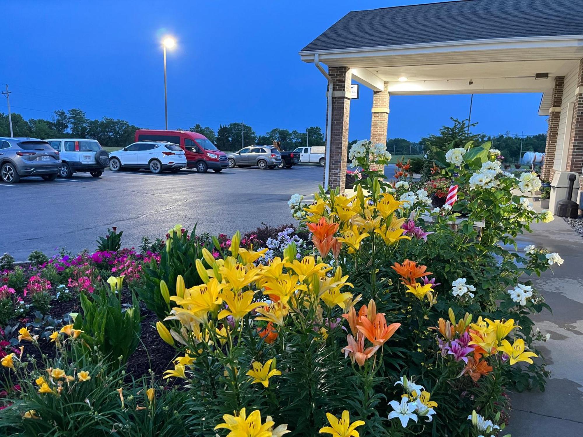 Hotel & Rv Park